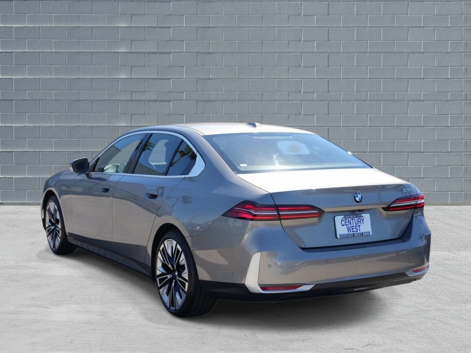 Used 2026 BMW 530i RWD image 3