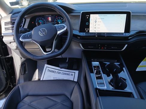 New 2026 Volkswagen Atlas SE image 13