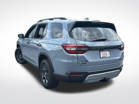 Used 2025 Honda Pilot TrailSport image 5