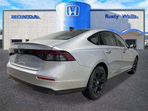 New 2025 Honda Accord SE image 3