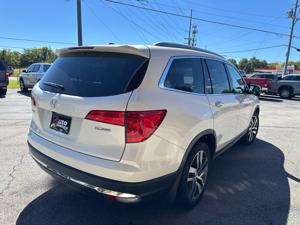 Used 2018 Honda Pilot Touring image 11