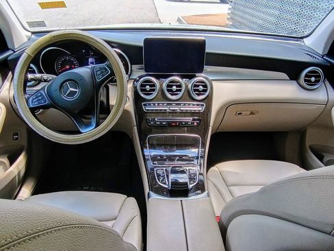 Used 2018 Mercedes-Benz GLC 300 4MATIC image 6