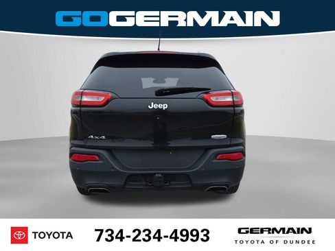 Used 2015 Jeep Cherokee Latitude w/ Comfort/Convenience Group image 9