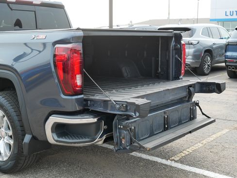 Used 2019 GMC Sierra 1500 SLT w/ SLT Premium Plus Package AWD/4WD image 18