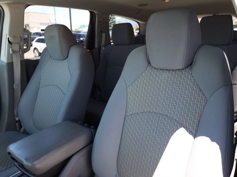 Used 2011 Chevrolet Traverse LS AWD/4WD image 16