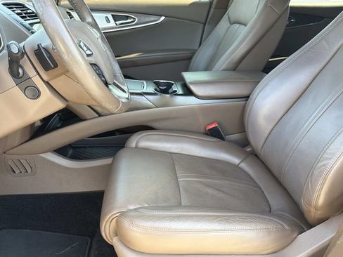 Used 2016 Lincoln MKX Reserve w/ Luxury Package FWD image 19