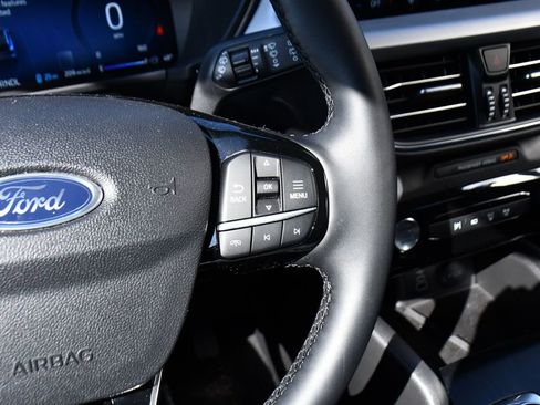 Used 2025 Ford Escape Base w/ PHEV Premium Package image 32