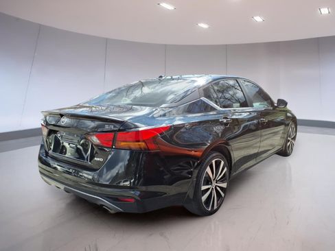 Used 2019 Nissan Altima 2.5 SR w/ SR Premium Package image 4