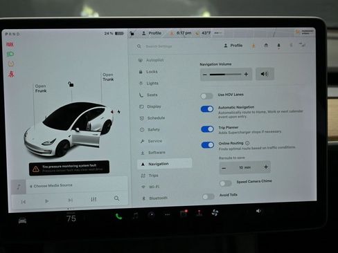 Used 2021 Tesla Model 3 Standard Range Plus image 29