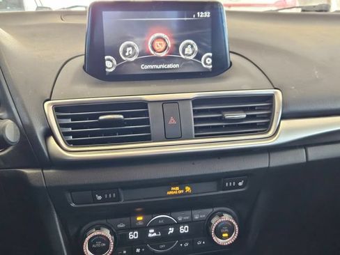 Used 2018 MAZDA MAZDA3 Touring FWD image 9