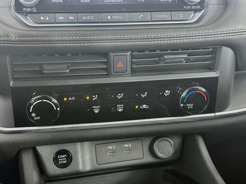 Used 2025 Nissan Rogue S FWD image 23