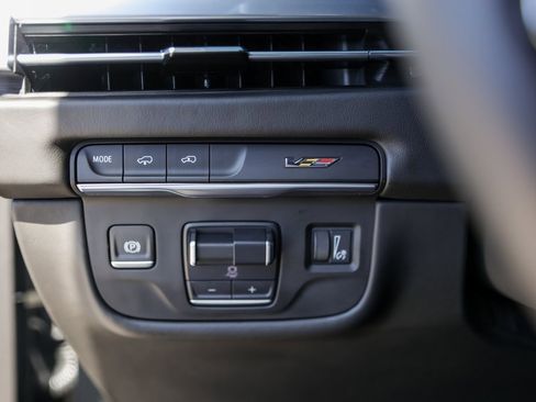 Used 2025 Cadillac Escalade V image 15