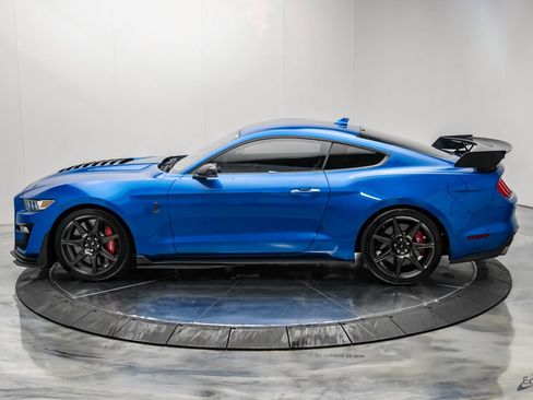 Used 2021 Ford Mustang Shelby GT500 w/ Carbon Fiber Track Pack RWD image 9