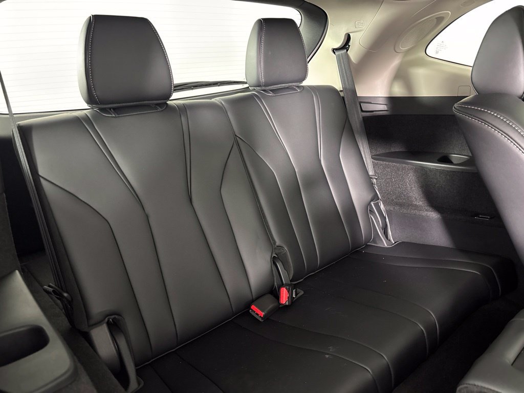Certified 2025 Acura MDX w/ Technology Package FWD image 9