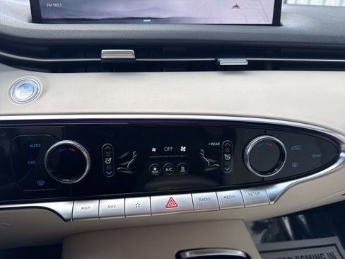Used 2024 Genesis Electrified GV70 Advanced image 26