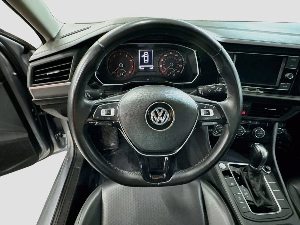 Used 2019 Volkswagen Jetta SE w/ Cold Weather Package FWD image 11