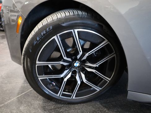 Used 2023 BMW 760i xDrive w/ Executive Package image 13
