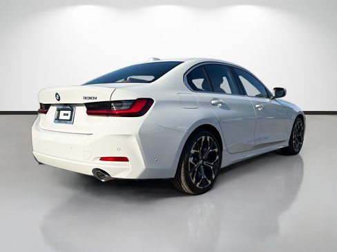 Used 2026 BMW 330i Sedan w/ Parking Assistance Package RWD image 3