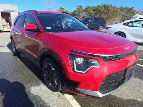 Certified 2024 Kia Niro Wind FWD image 1