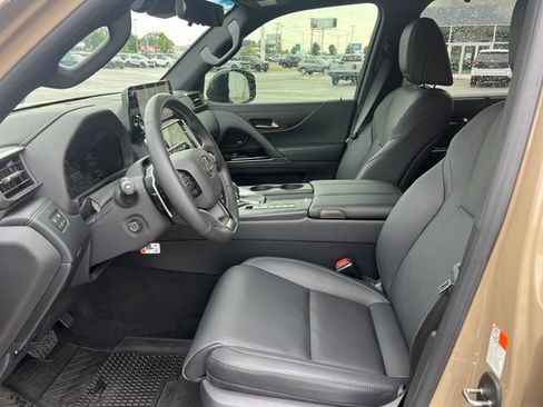 Used 2026 Lexus LX 700h Overtrail AWD/4WD image 5