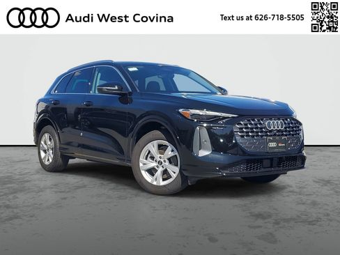 Used 2025 Audi Q5 Premium w/ Convenience Package image 1