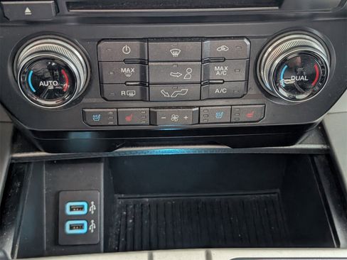 Used 2017 Ford F150 Lariat w/ Equipment Group 502A Luxury image 20