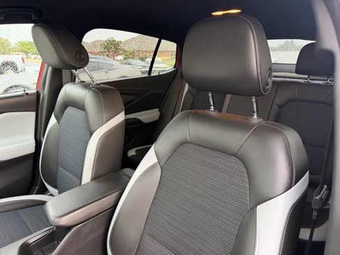 Used 2024 Buick Envista Preferred FWD image 28