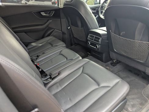 Used 2017 Audi Q7 3.0T Prestige image 12