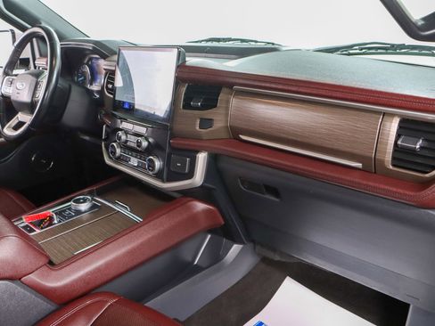 Used 2023 Ford Expedition Max Limited image 30