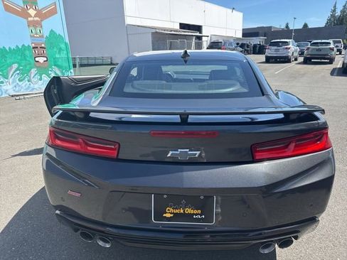 Used 2016 Chevrolet Camaro SS RWD image 9