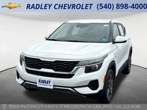 Used 2023 Kia Seltos LX AWD/4WD image 1