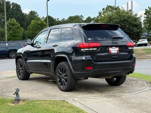 Used 2021 Jeep Grand Cherokee Laredo X AWD/4WD image 5