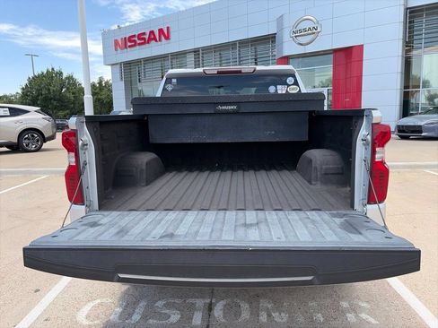 Used 2019 Chevrolet Silverado 1500 LT RWD image 3