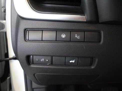 Used 2021 Nissan Rogue Platinum FWD image 11
