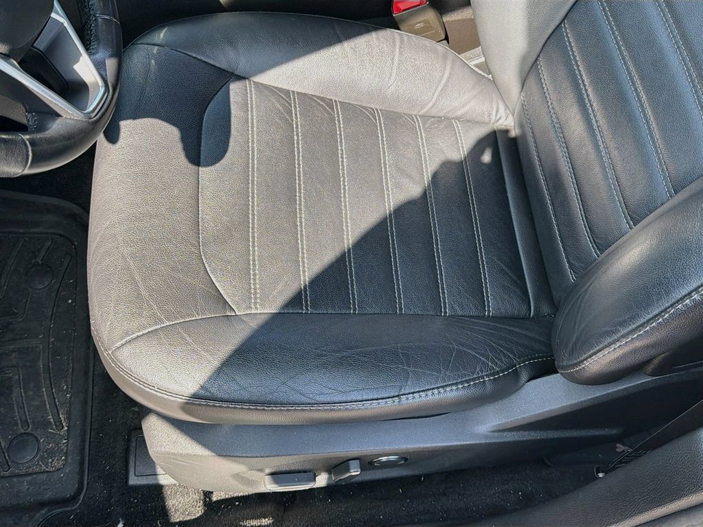 Used 2015 Ford Fusion SE w/ Equipment Group 202A FWD image 20