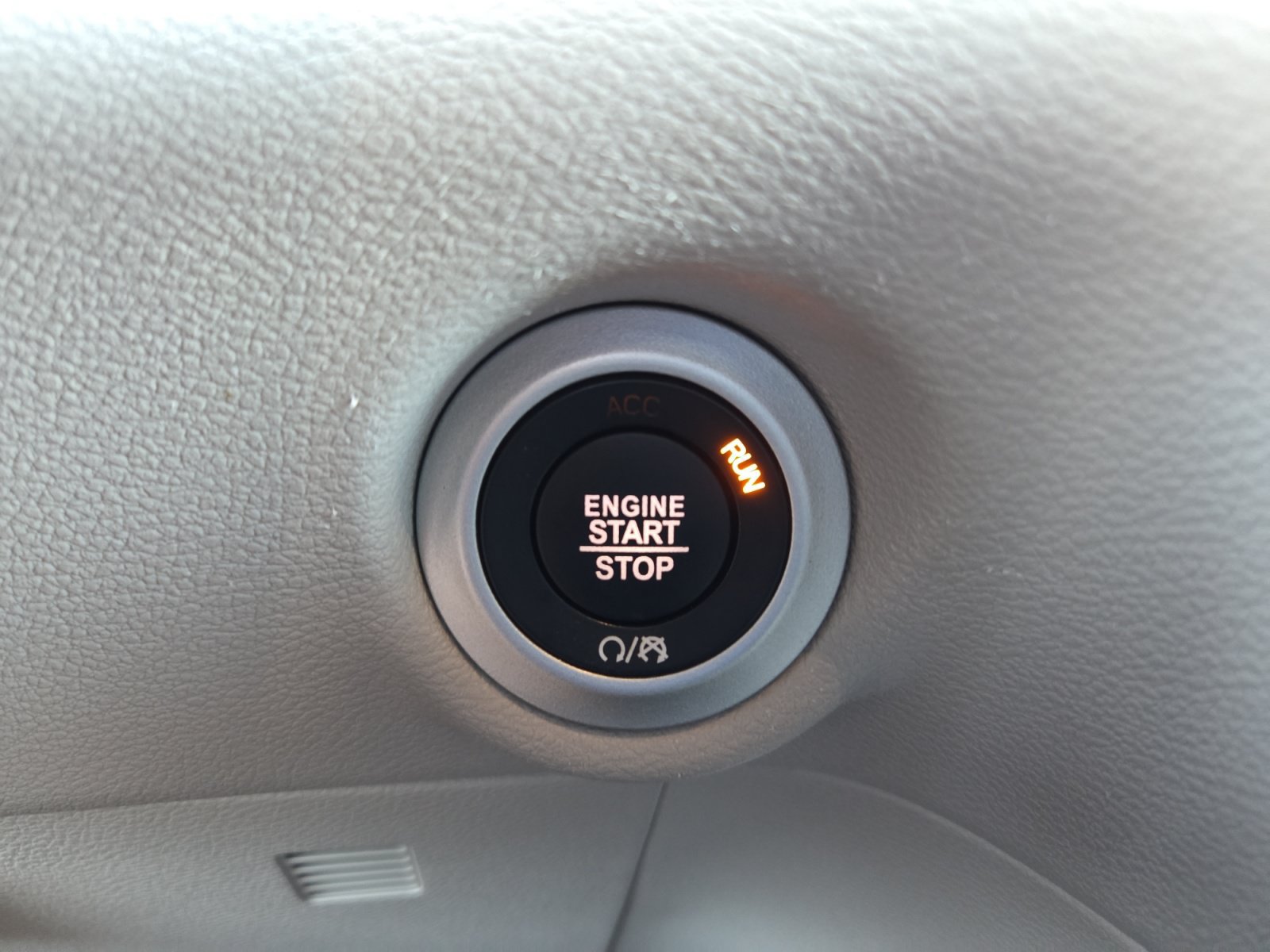 Used 2023 Chrysler Pacifica Touring-L FWD image 18