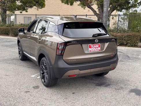 New 2026 Nissan Kicks SR FWD image 5