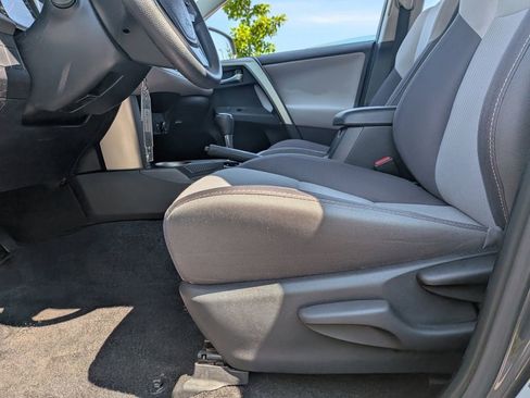 Used 2015 Toyota RAV4 XLE FWD image 10