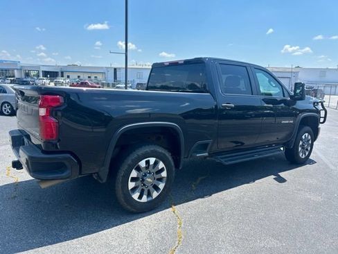 Used 2024 Chevrolet Silverado 2500 Custom w/ Custom Convenience Package AWD/4WD image 4