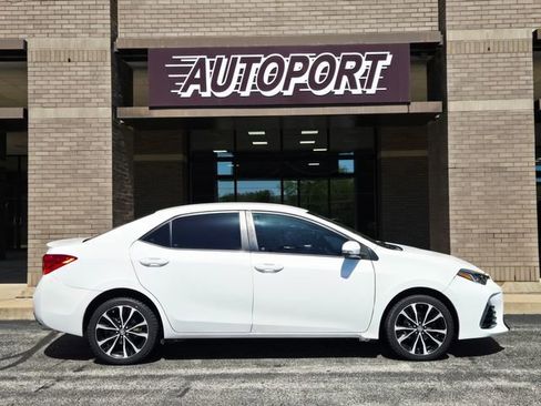 Used 2017 Toyota Corolla SE image 4