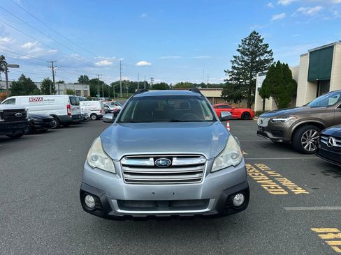 Used 2013 Subaru Outback 2.5i Premium w/ All-Weather Pkg image 2