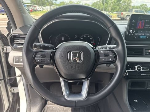 Used 2025 Honda Pilot EX-L image 14