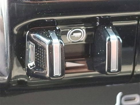 Used 2025 RAM 2500 Limited image 26