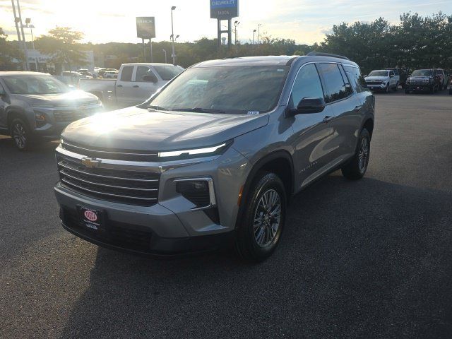 Used 2026 Chevrolet Traverse LT AWD/4WD image 6