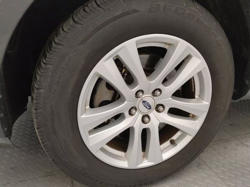 Used 2018 Ford Explorer XLT w/ Equipment Group 202A image 31