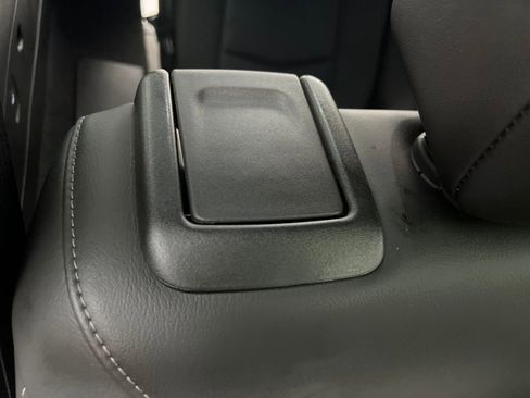 Used 2025 Cadillac XT6 Premium Luxury image 21