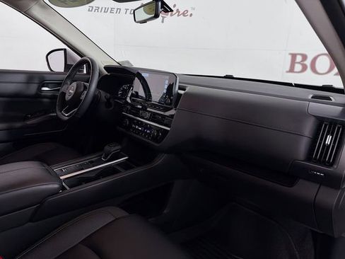 Used 2024 Nissan Pathfinder SL w/ SL Premium Package FWD image 36