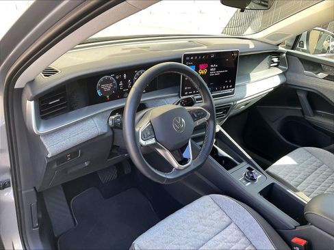 Certified 2025 Volkswagen Tiguan S FWD image 13