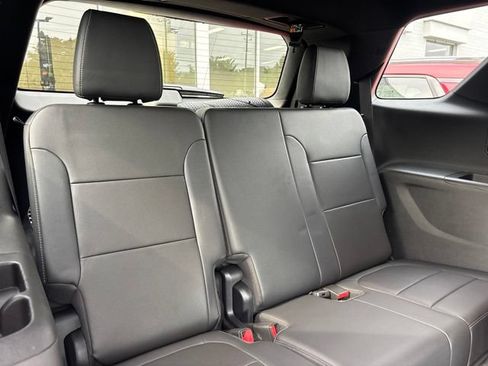 Used 2023 Chevrolet Traverse Premier w/ Redline Edition AWD/4WD image 21