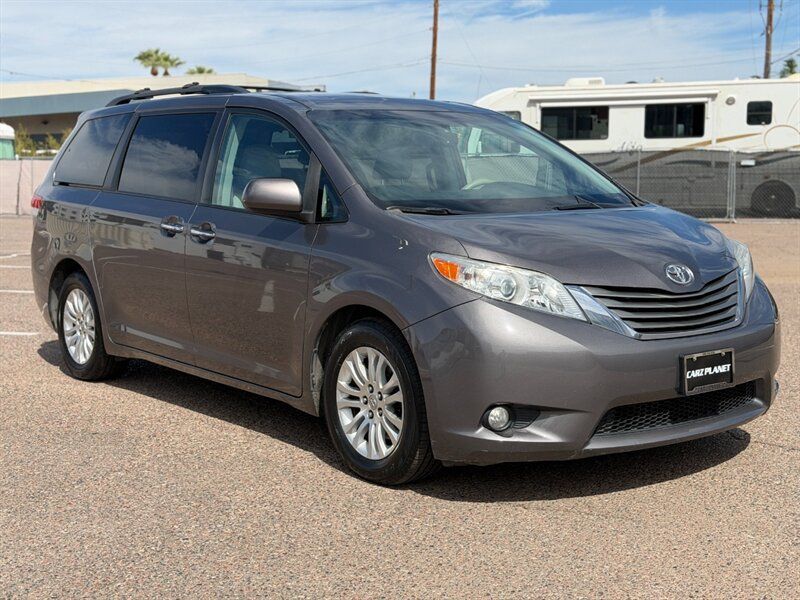 Used 2014 Toyota Sienna XLE w/ XLE Premium Package FWD image 1